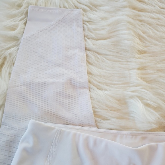 NWOT Athleta White Mesh Contender Capri Leggings - Picture 4 of 6